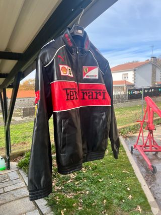 Chaqueta Ferrari Negra y Roja