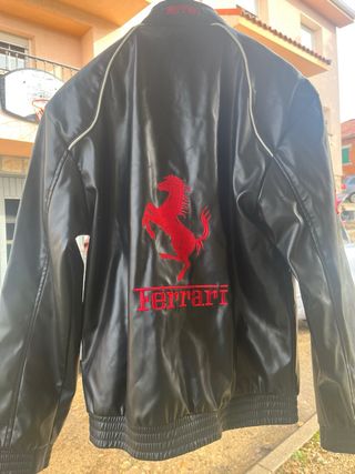 Chaqueta Ferrari Negra y Roja