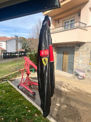 Chaqueta Ferrari Negra y Roja