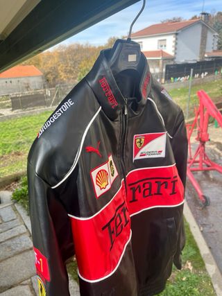 Chaqueta Ferrari Negra y Roja
