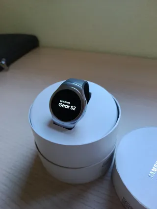 Samsung Gear S2 Smartwatch Caja y Cargador