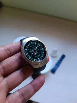 Samsung Gear S2 Smartwatch Caja y Cargador