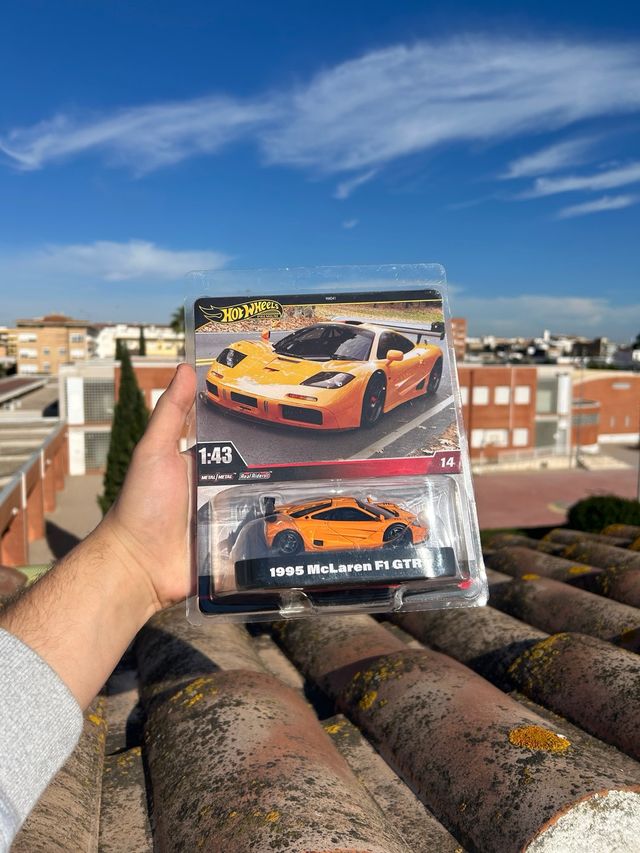 Hot Wheels 1:43 McLaren F1 GTR