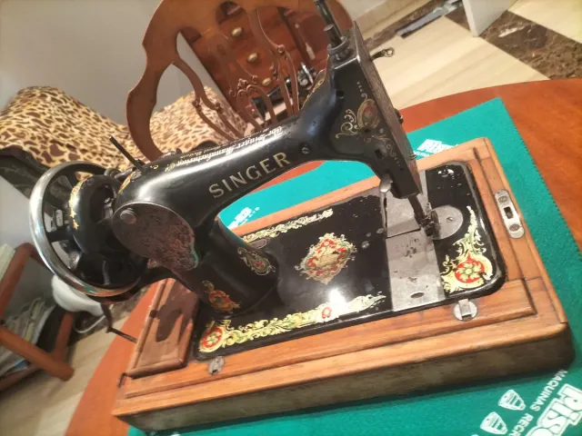 Máquina de coser Singer antigua