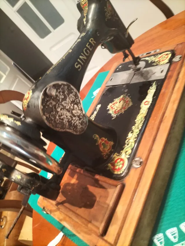 Máquina de coser Singer antigua