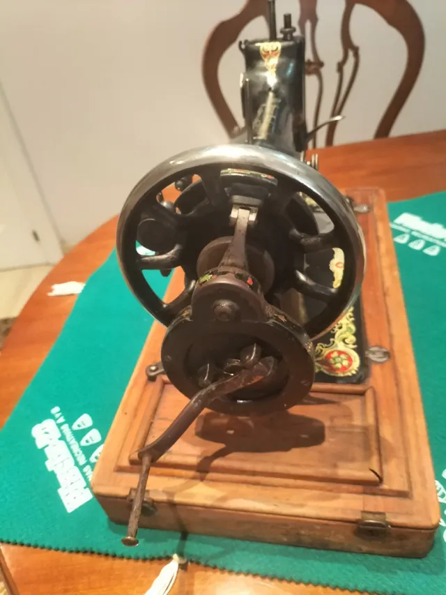 Máquina de coser Singer antigua