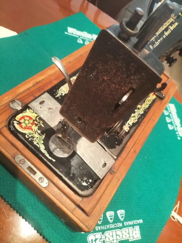 Máquina de coser Singer antigua
