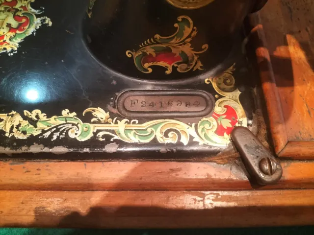 Máquina de coser Singer antigua