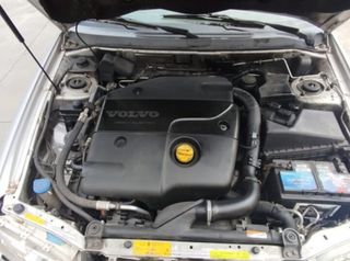 Paragolpes del volvo 89466 s40 1.9 dci 2001-2004