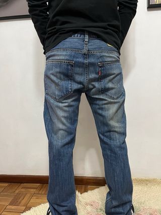 Calças de Ganga Levi's Tam. S modelo 504 straight