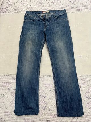 Calças de Ganga Levi's Tam. S modelo 504 straight