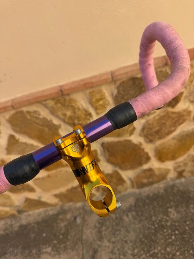 Manillar y potencia fixie.