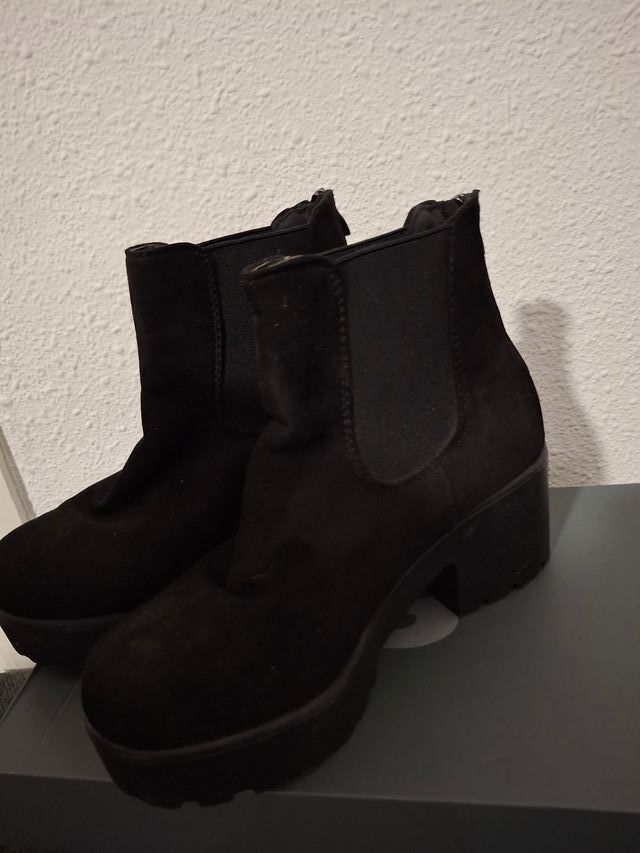 Botines de terciopelo negros