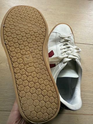 Zapatillas Veja Blancas y Rojas