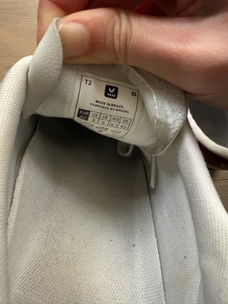 Zapatillas Veja Blancas y Rojas