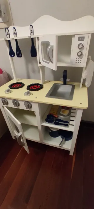 Cocina de madera infantil