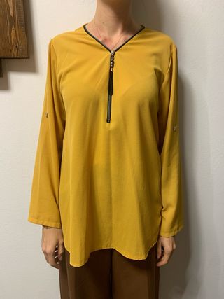 Blusa gialla con zip