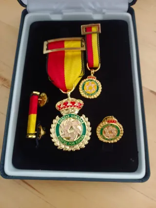 Medallas militares con estuche