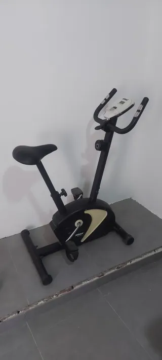 Bicicleta estática casi nueva