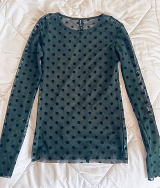 Camiseta verde tul lunares Stradivarius