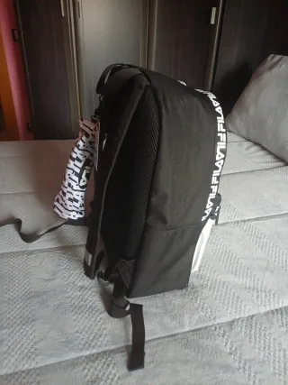 Mochila Fila Negra y Blanca