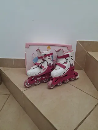 Patines en línea infantiles rosas y blancos