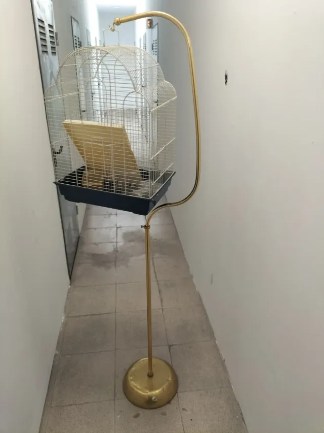 Jaula grande para pájaros con soporte