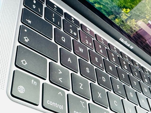 MacBook Air M1 2020 Plata