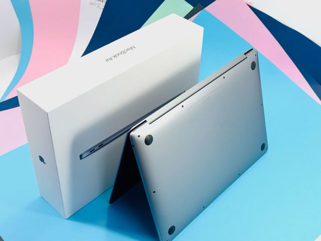 MacBook Air M1 2020 Plata