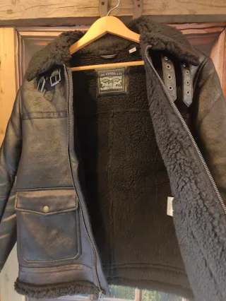 Chaqueta Levi's Sherpa Negra Sintética