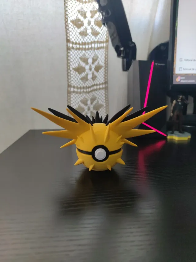 PokeBall Zapdos
