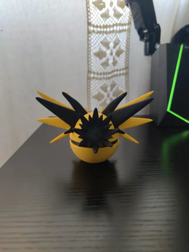 PokeBall Zapdos