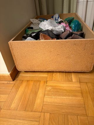 Cajón de almacenaje con ruedas