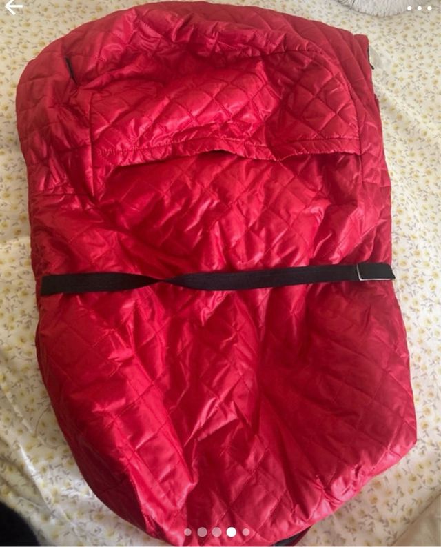 Saco de invierno universal para sillita de bebe.