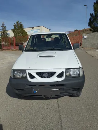 Nissan Terrano II 2000