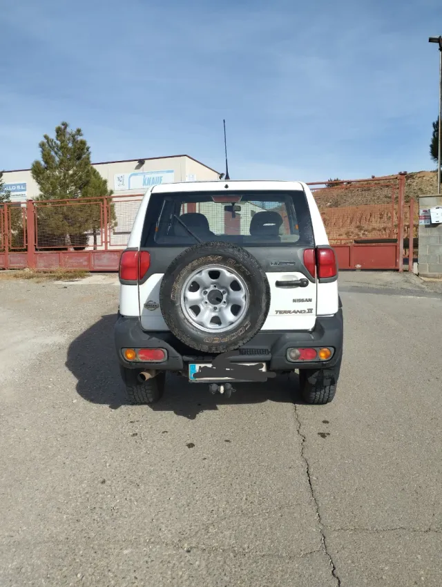 Nissan Terrano II 2000