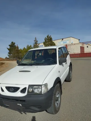 Nissan Terrano II 2000