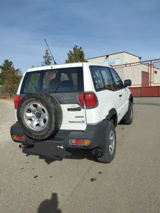 Nissan Terrano II 2000