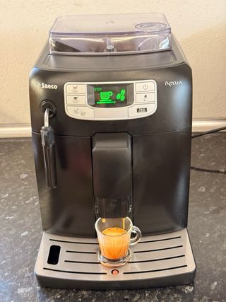 Cafetera Saeco Intellia