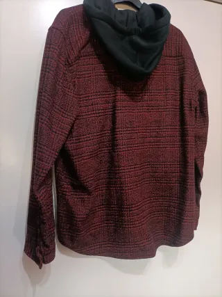 Chaqueta/Camisa Pull&Bear Roja y Negra