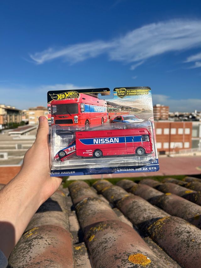 Hot Wheels Team Transport Nissan Euro Hauler
