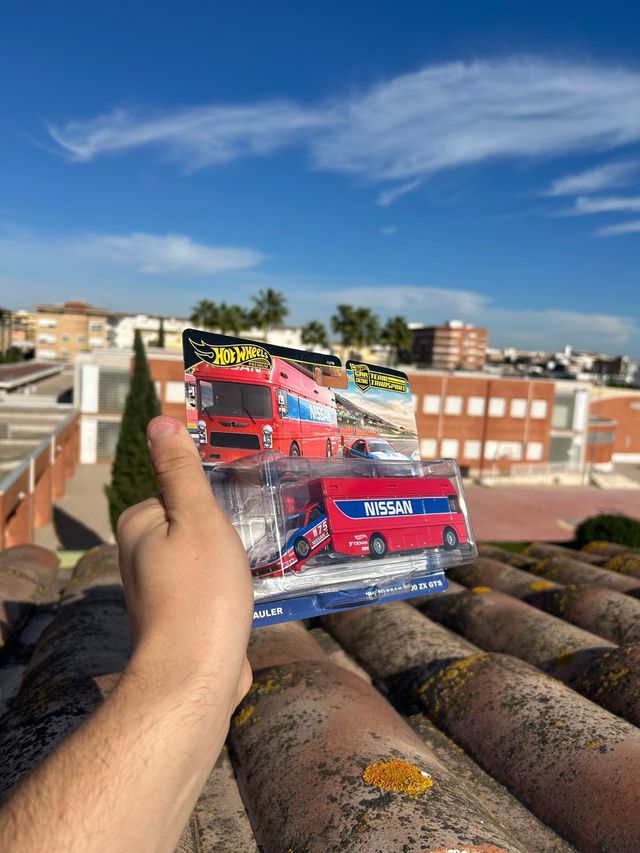 Hot Wheels Team Transport Nissan Euro Hauler