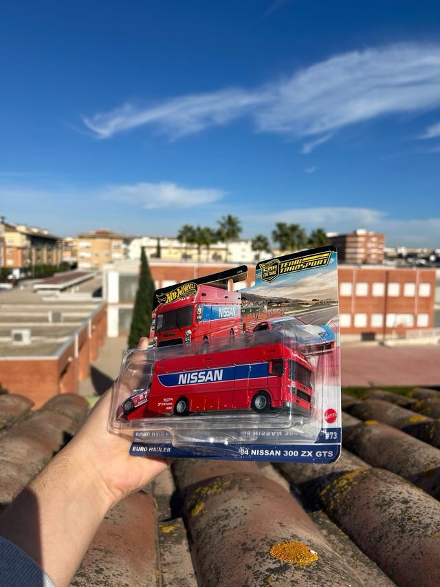 Hot Wheels Team Transport Nissan Euro Hauler