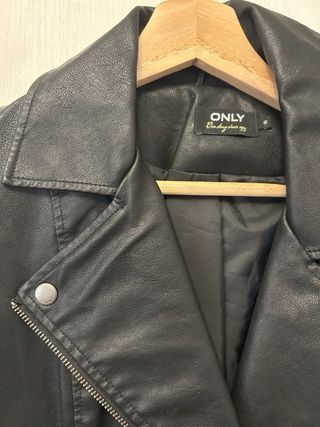Chaqueta cuero ONLY S negra entallada mujer
