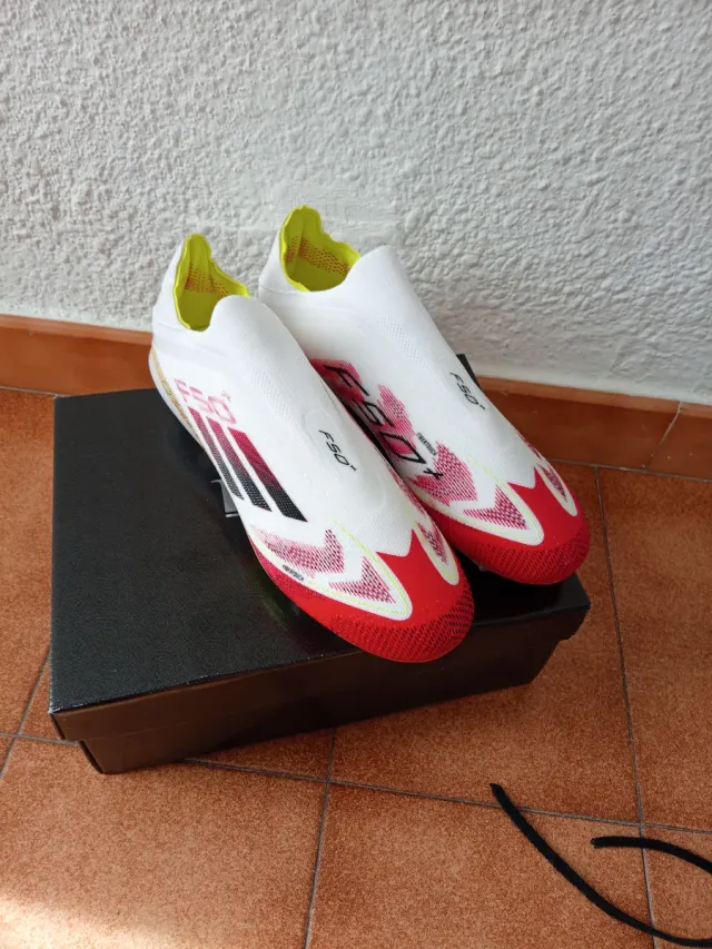 Botas Fútbol  F50 Rojas y Blancas