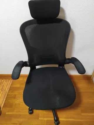 Silla de oficina ergonómica negra