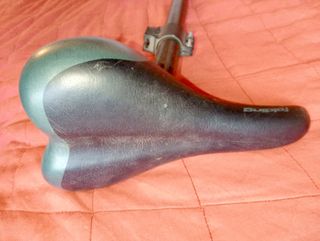 Sillín de bicicleta + Barra soporte