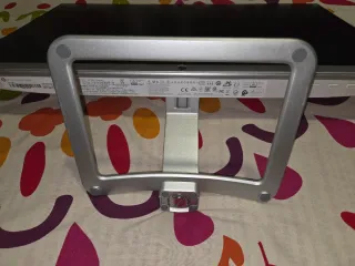 Monitor HP 24er plateado