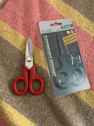 Tijeras Electricista Pro'sKit DK-2047N Nuevas