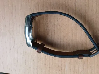 Reloj Titan Automático Marrón